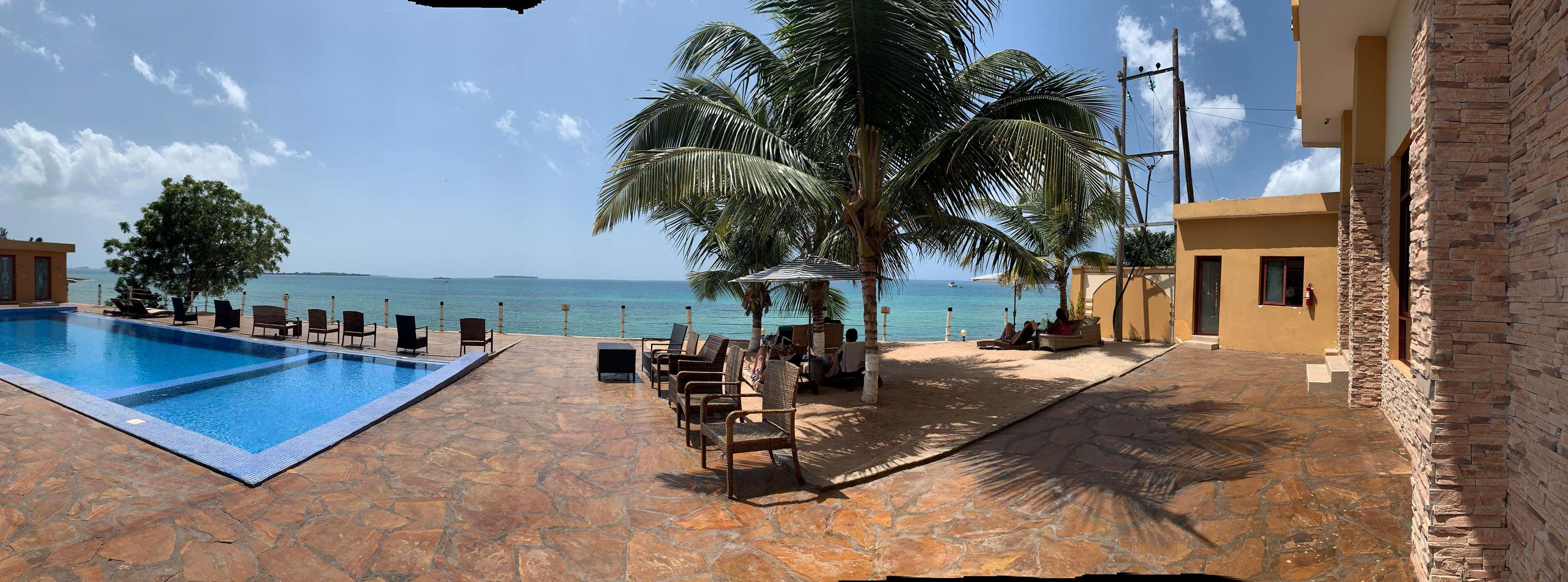 מלון Golden Tulip 4*