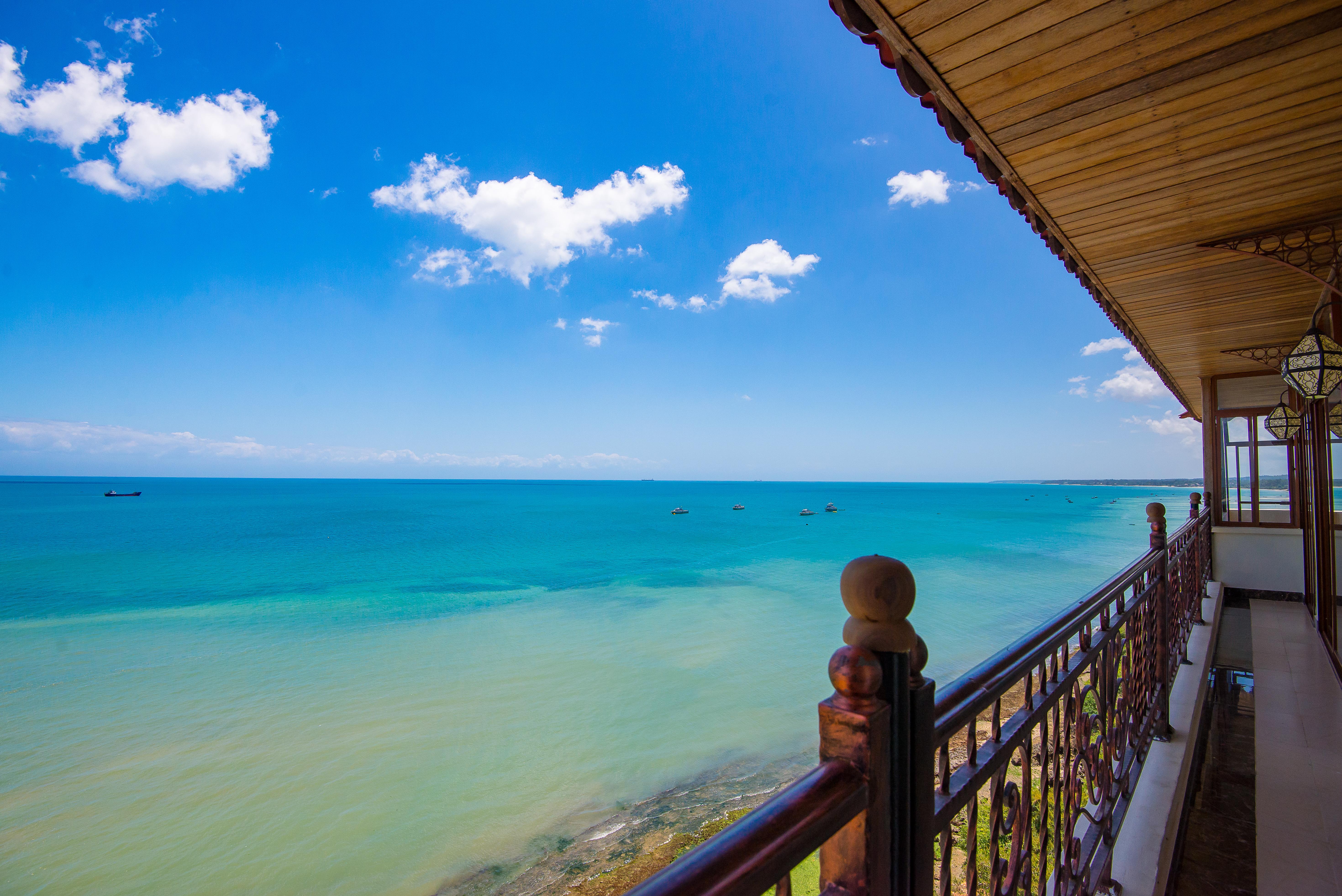מלון Golden Tulip 4*